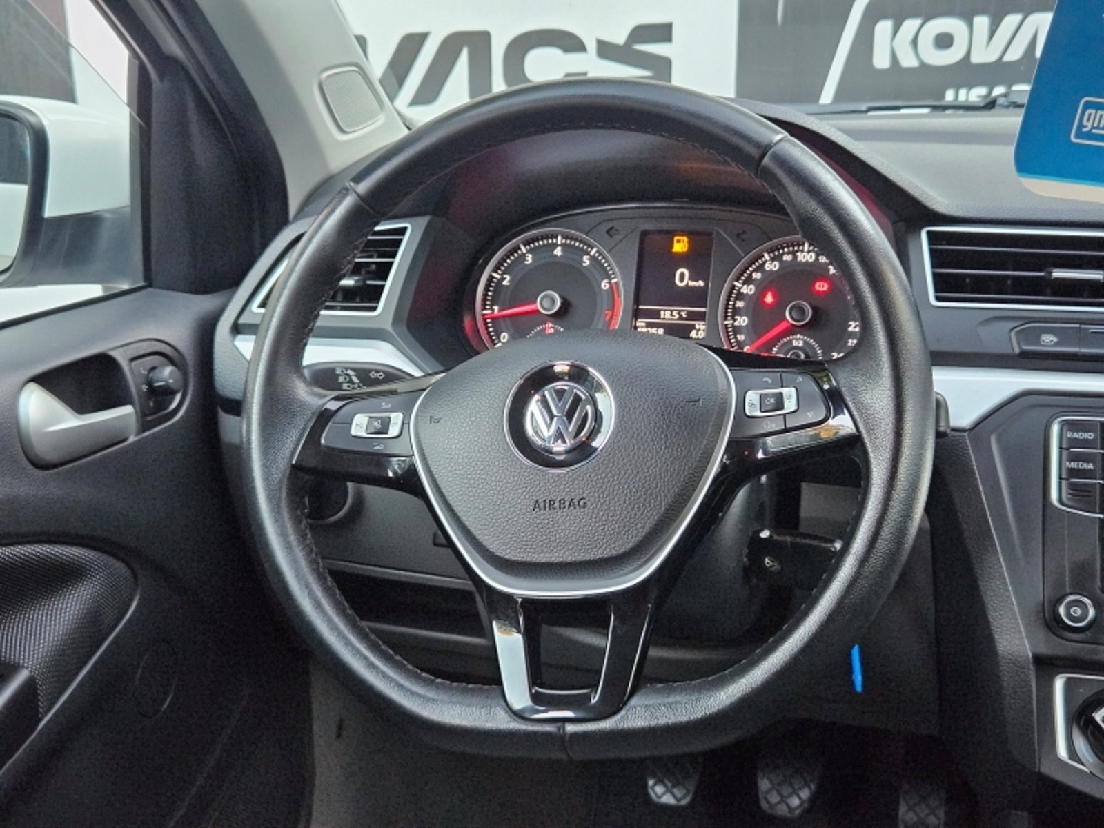 VOLKSWAGEN GOL 1.6  HIGHLINE MT 2023 - Imagen 11 de 20