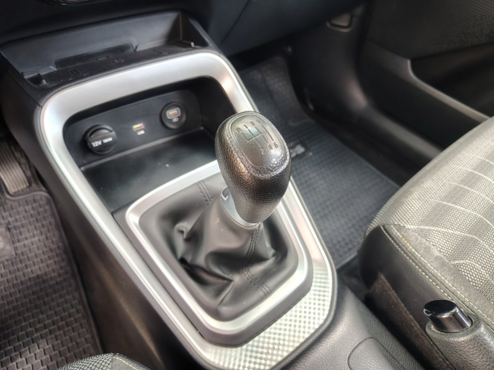 KIA SONET 1.5 EX MT 2022 - Imagen 14 de 18