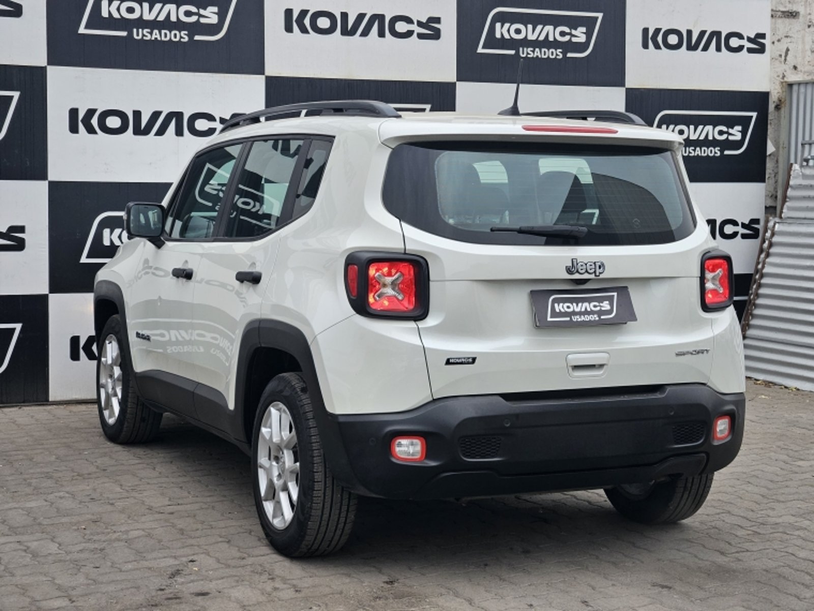 JEEP RENEGADE SPORT LX AT 2023 - Imagen 6 de 20