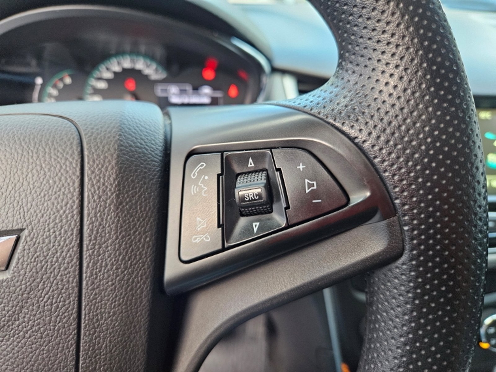Chevrolet TRACKER 1.8 LT AT 4X4 2020 - Imagen 14 de 19