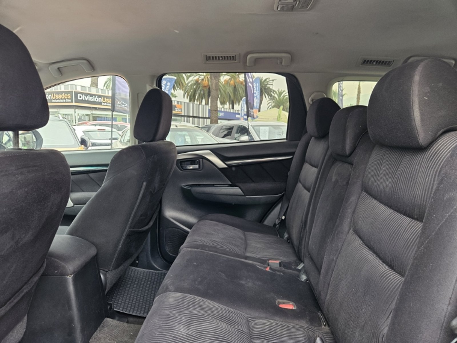 MITSUBISHI MONTERO SPORT MT 4X2 2.4 2017 - Imagen 7 de 19