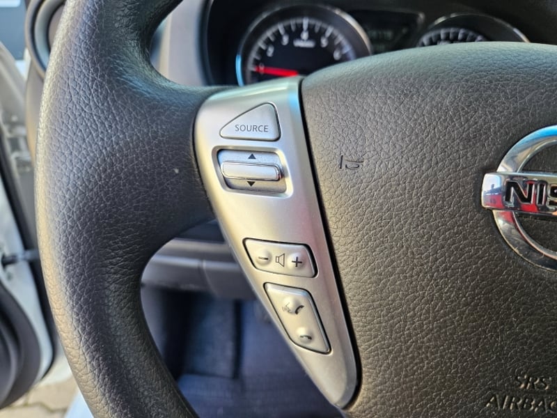 Nissan VERSA 1.6 V-DRIVE MT 2022 - Imagen 17 de 18