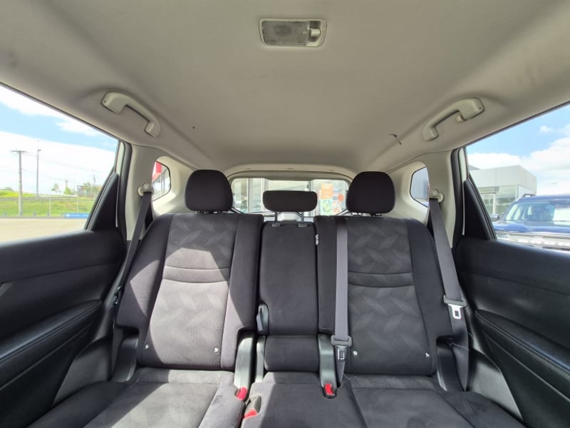 Nissan X-TRAIL SENSE CVT AT 2.5 2017 - Imagen 14 de 19