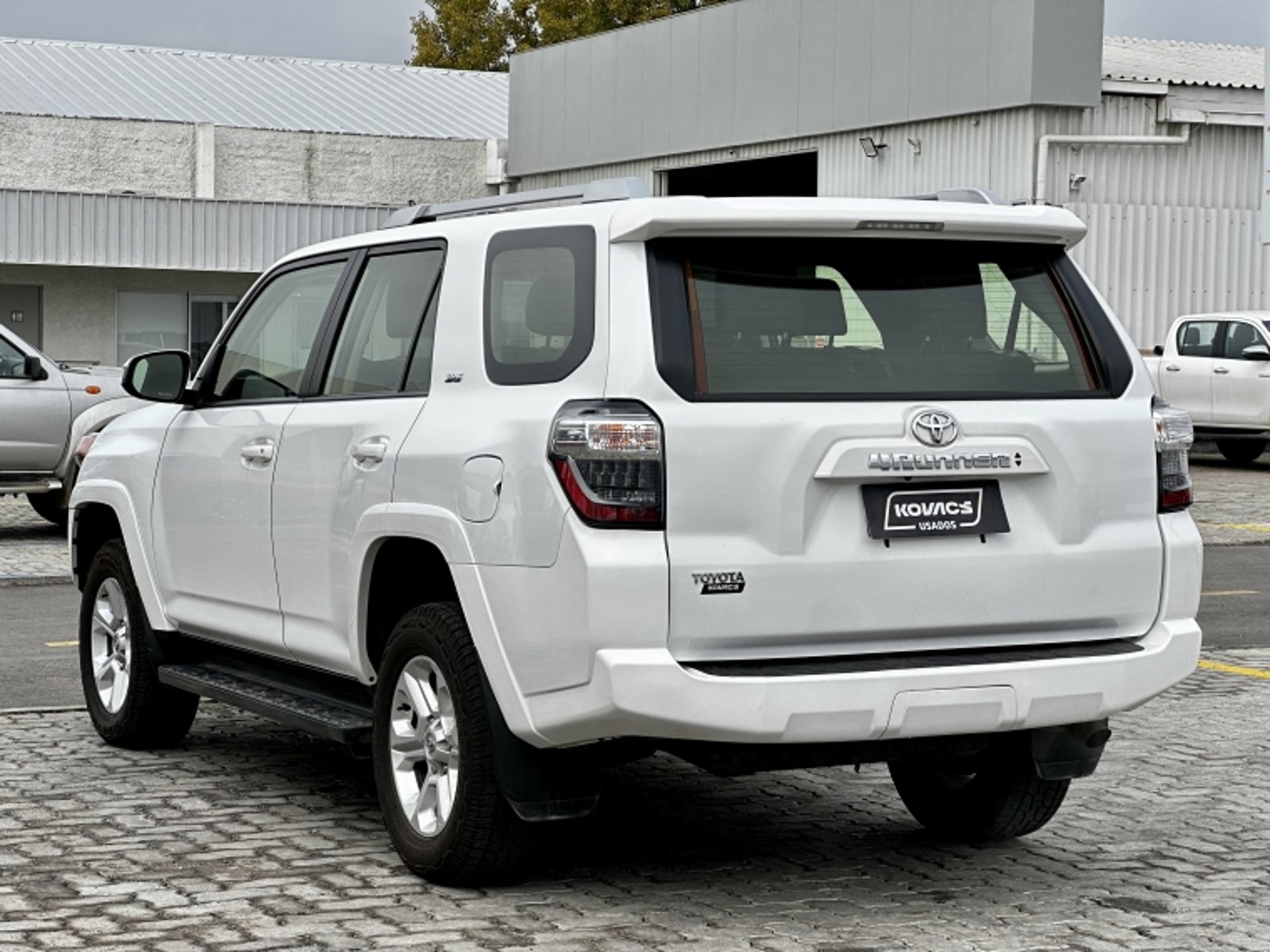 TOYOTA 4RUNNER 4.0  SR5  AT  4X4 2024 - Imagen 7 de 20