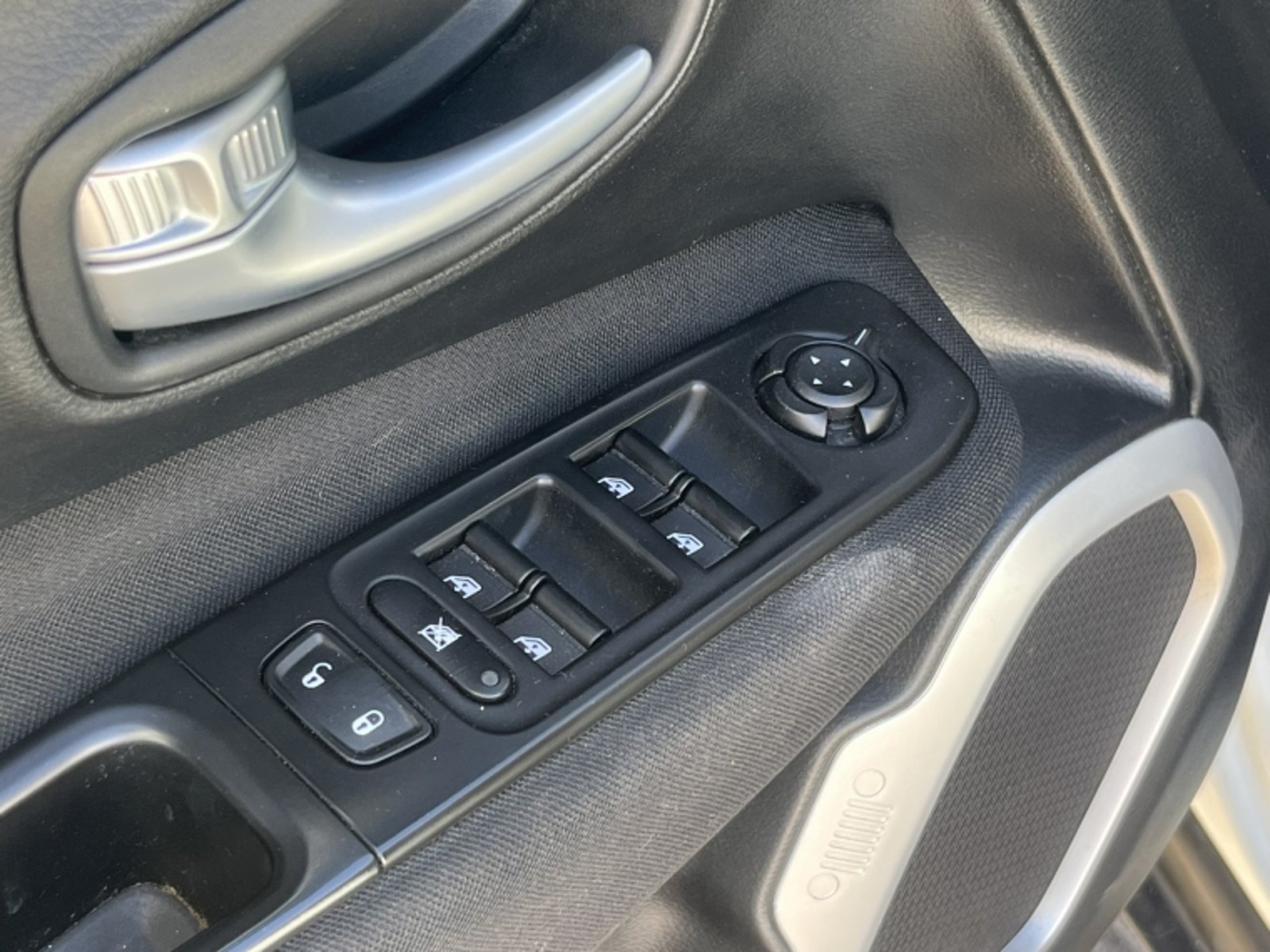 JEEP RENEGADE SPORT LX 1.8 AUT 2021 - Imagen 11 de 20