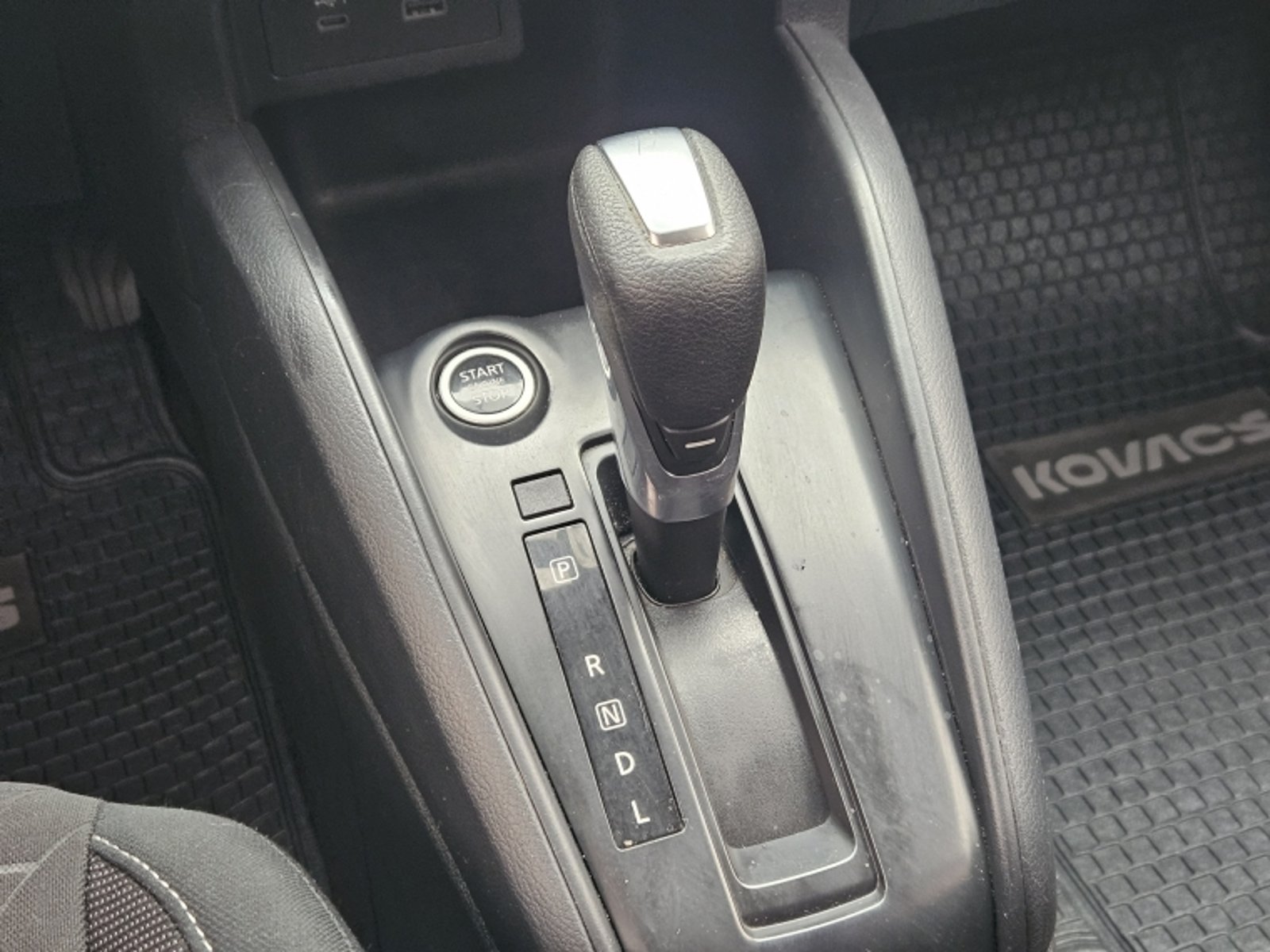 Nissan KICKS 1.6 ADVANCE AT 2024 - Imagen 13 de 20