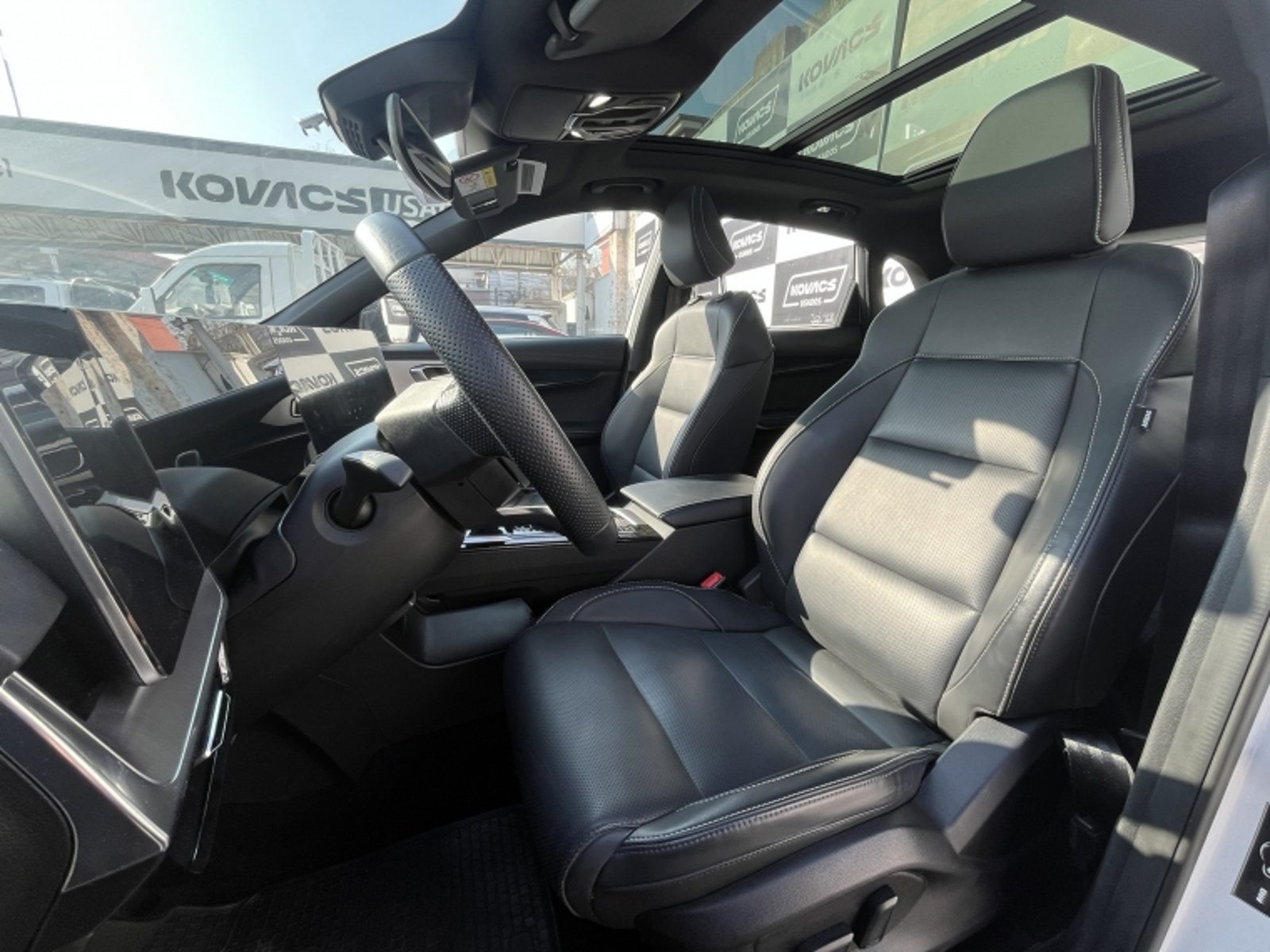 MG ONE DLX AT 2023 - Imagen 14 de 20