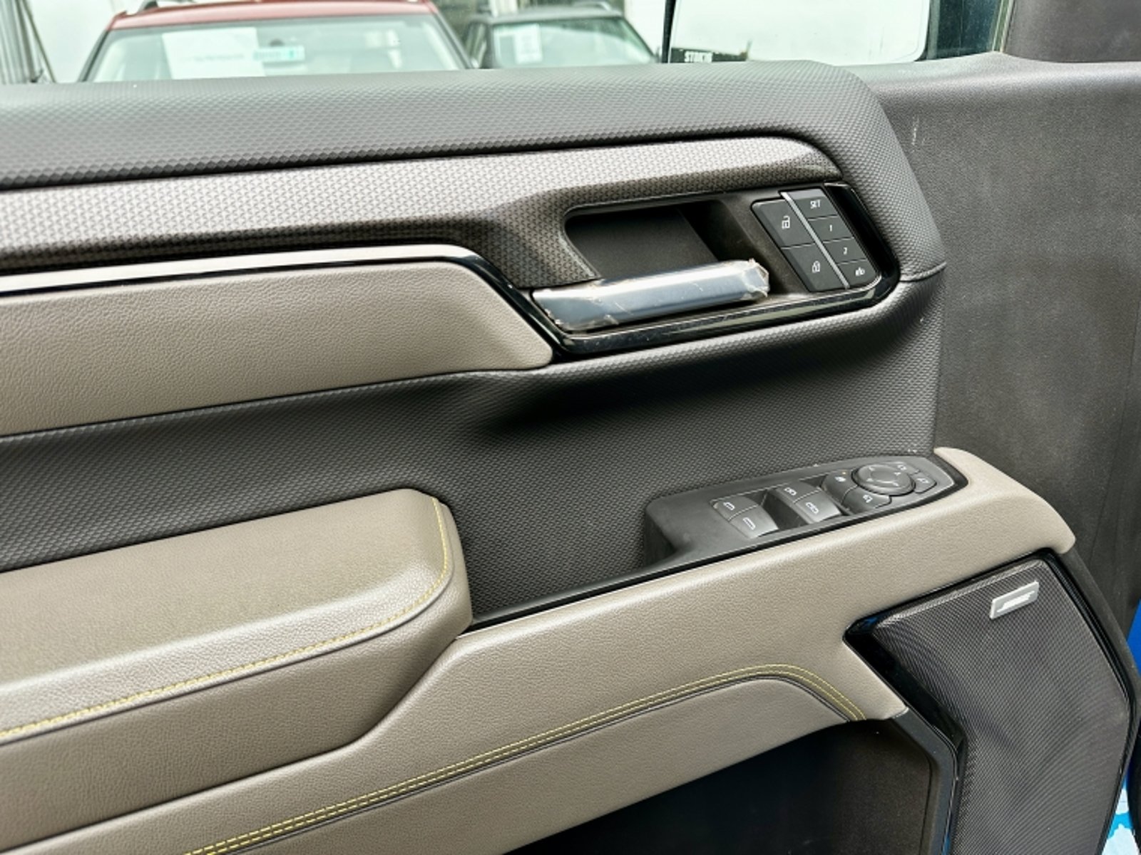 Chevrolet SILVERADO 6.2 AUT 2023 - Imagen 15 de 20