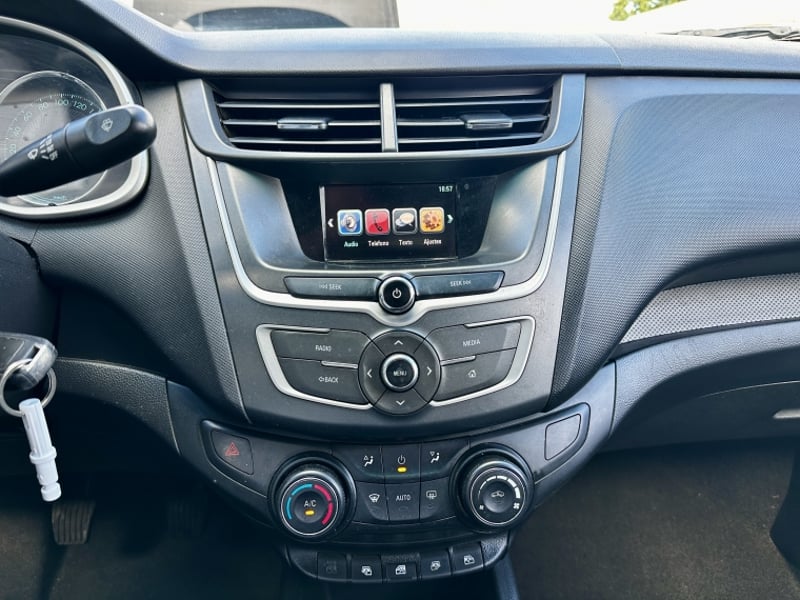 Chevrolet SAIL 1.5L MT 2019 - Imagen 13 de 18