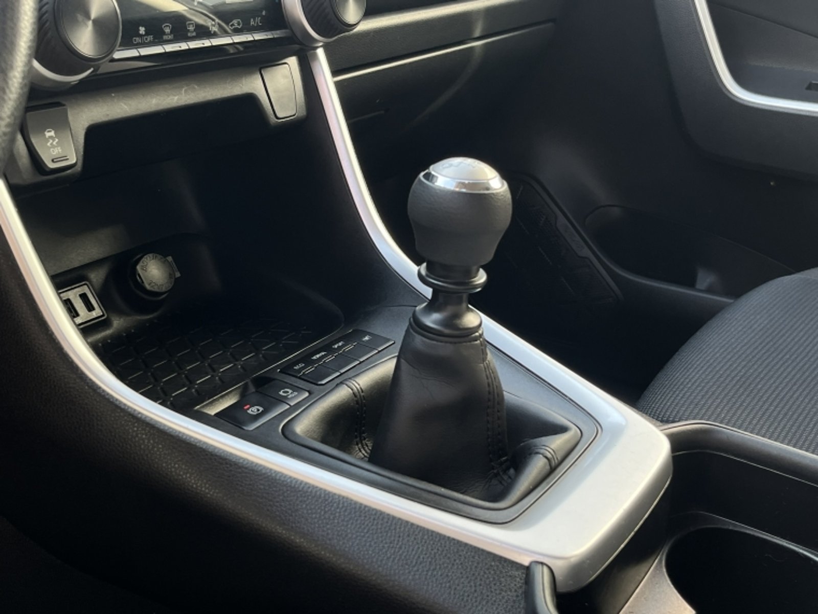 Toyota RAV4 2.0 LE MT 2022 - Imagen 15 de 20