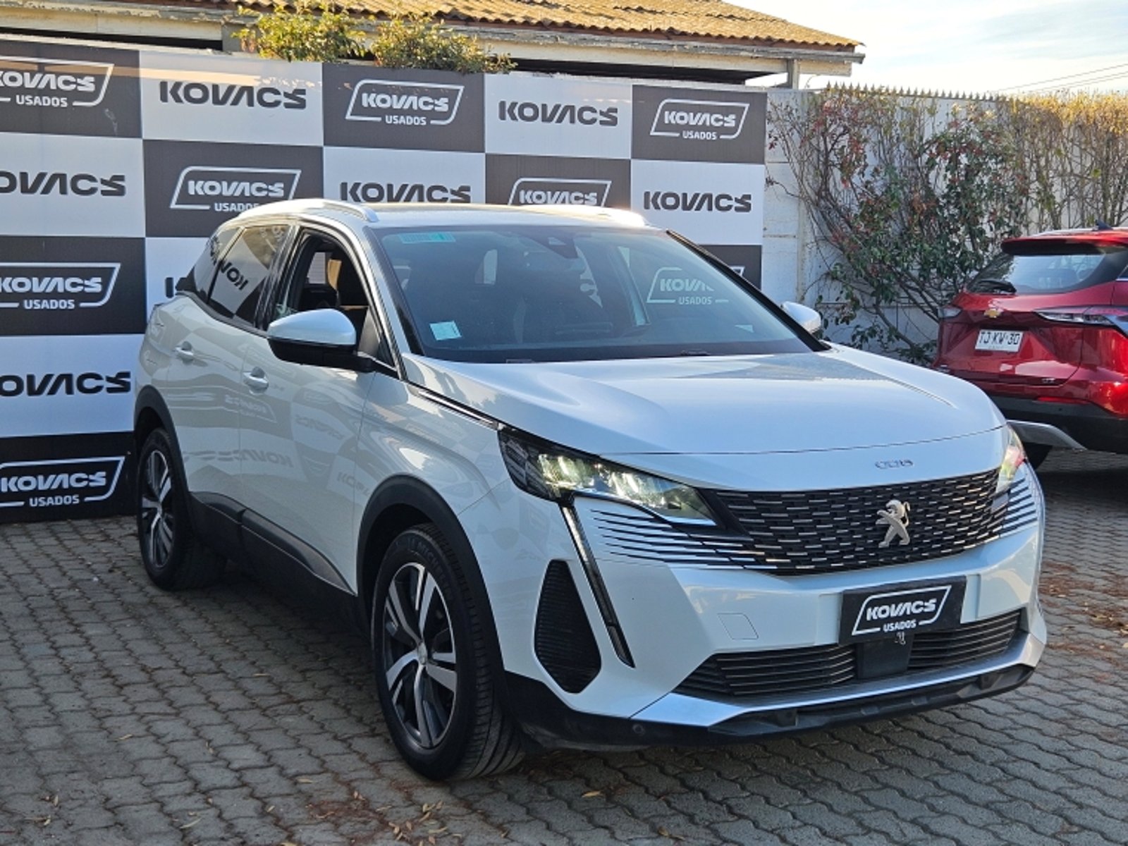 Peugeot 3008 1.2 ACTIVE PACK PURETECH 130 MT 2022 - Foto 4 de 19