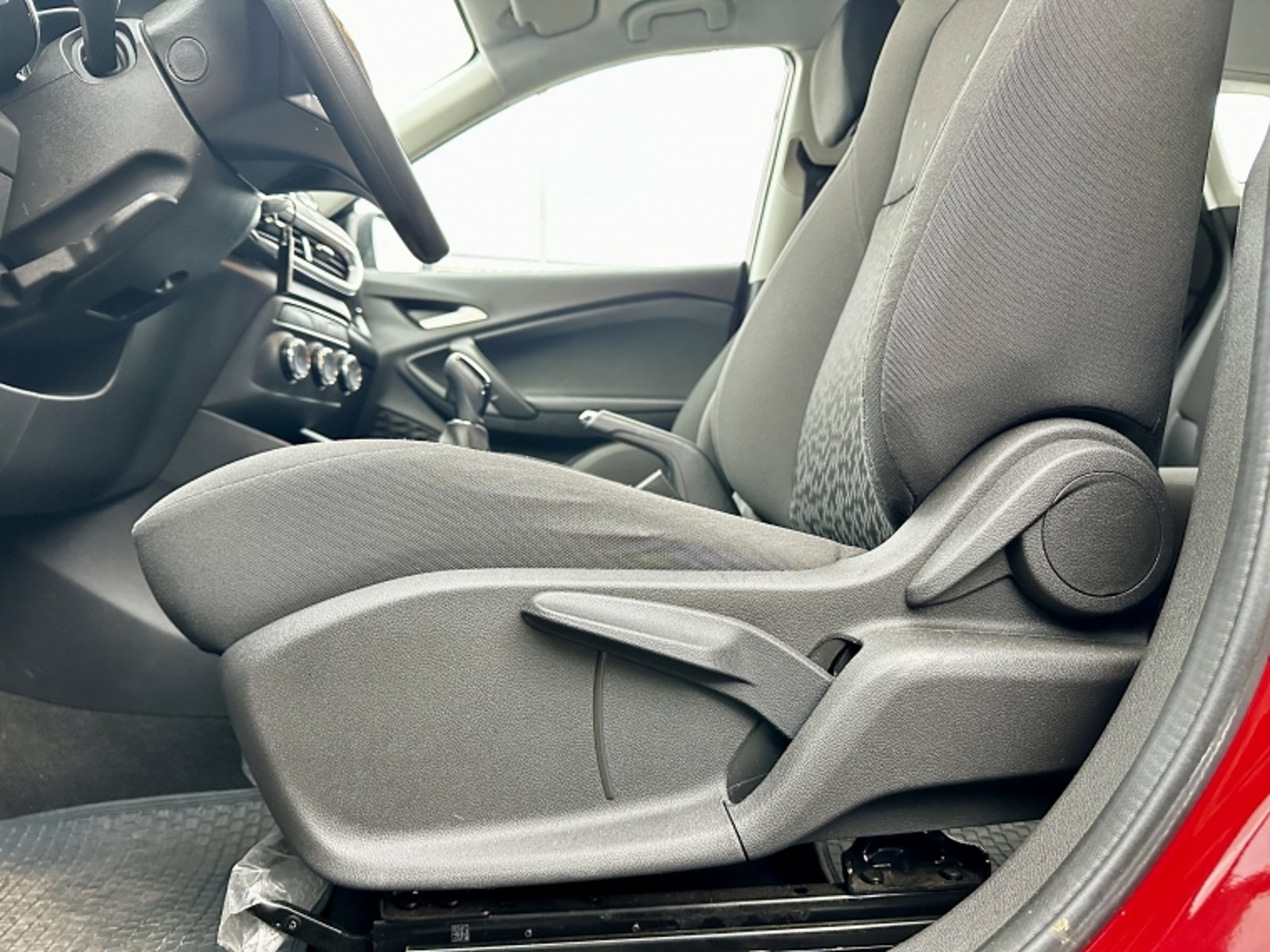 Chevrolet TRACKER 1.2T LTZ MT 2024 - Imagen 16 de 18