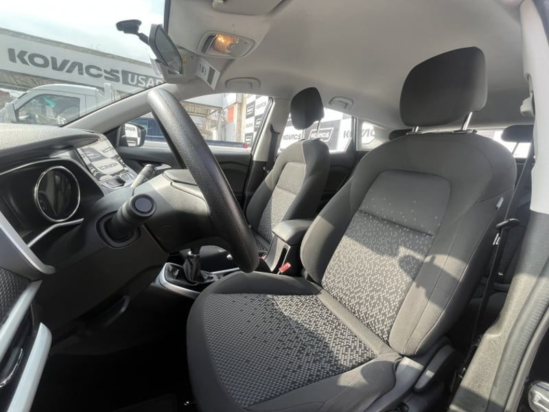 Chevrolet TRACKER 1.2T LS  MT 2022 - Imagen 13 de 20