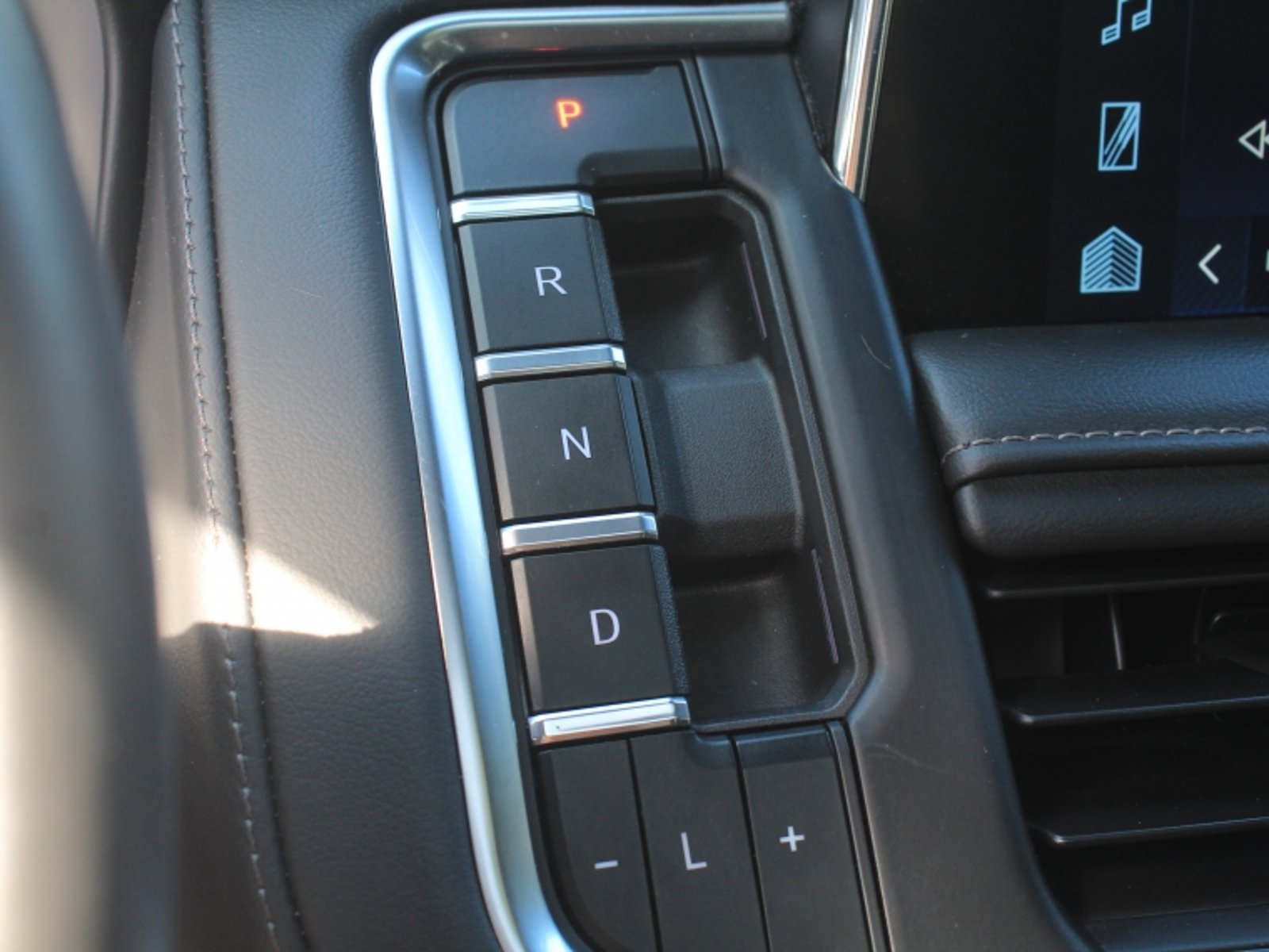 CHEVROLET TAHOE 5.3  Z71  AT  4X4 2024 - Imagen 12 de 20