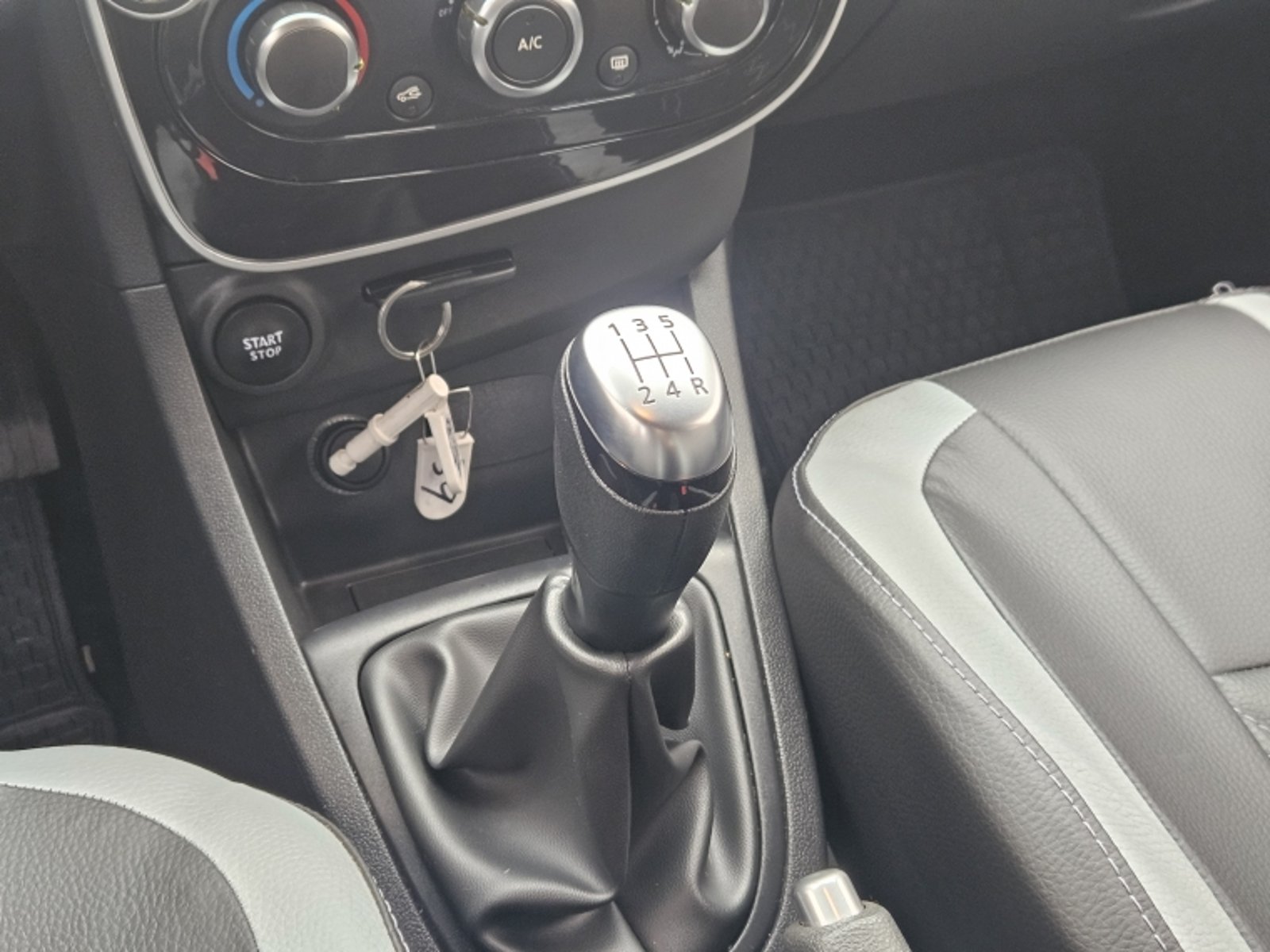 RENAULT CLIO IV HB 1.2 GL 2020 - Imagen 12 de 19
