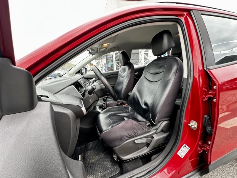 Chevrolet TRACKER 1.2T LTZ MT 2022 - Imagen 9 de 18