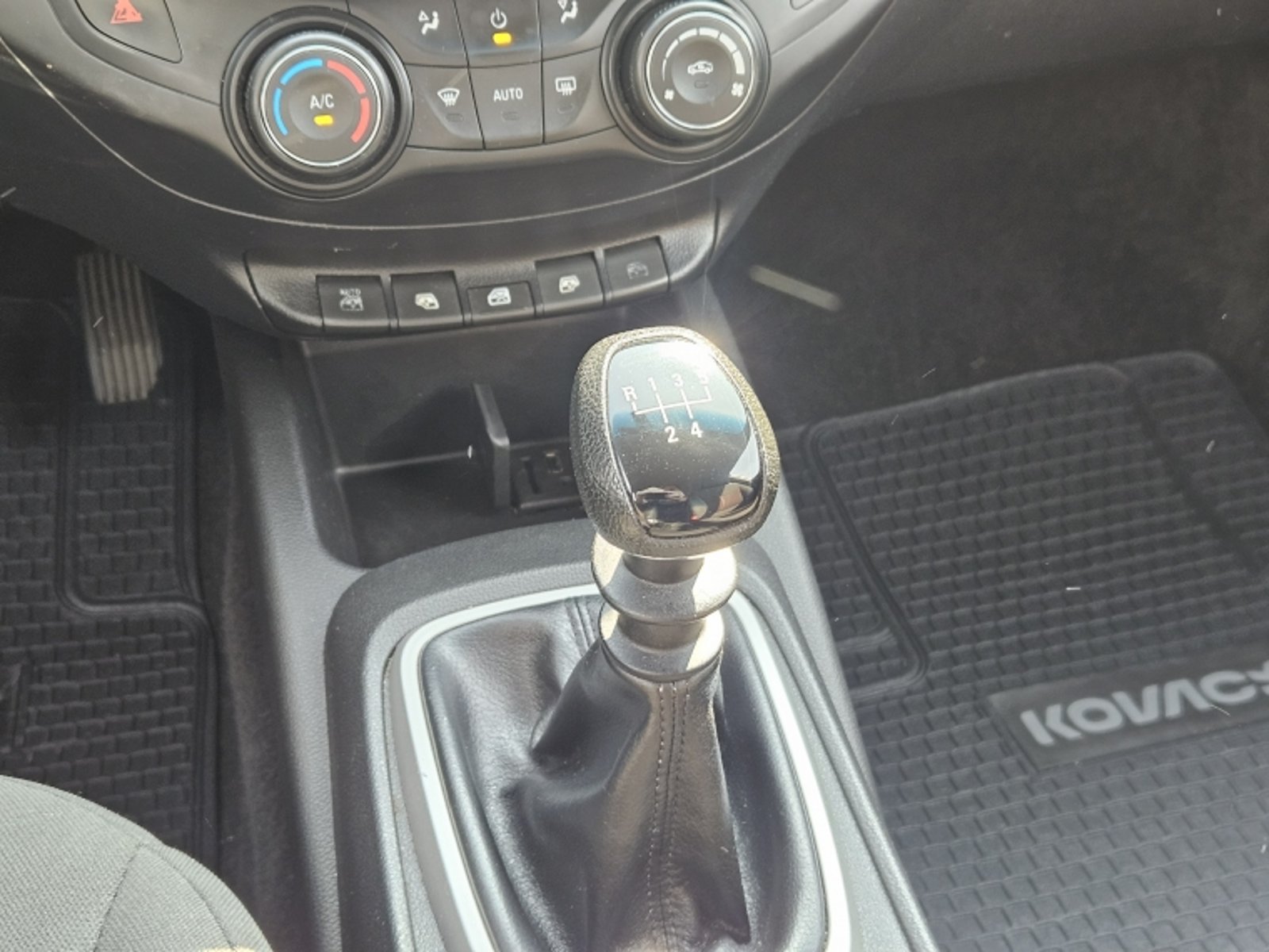 Chevrolet SAIL 1.5 LS MT 2022 - Imagen 13 de 19