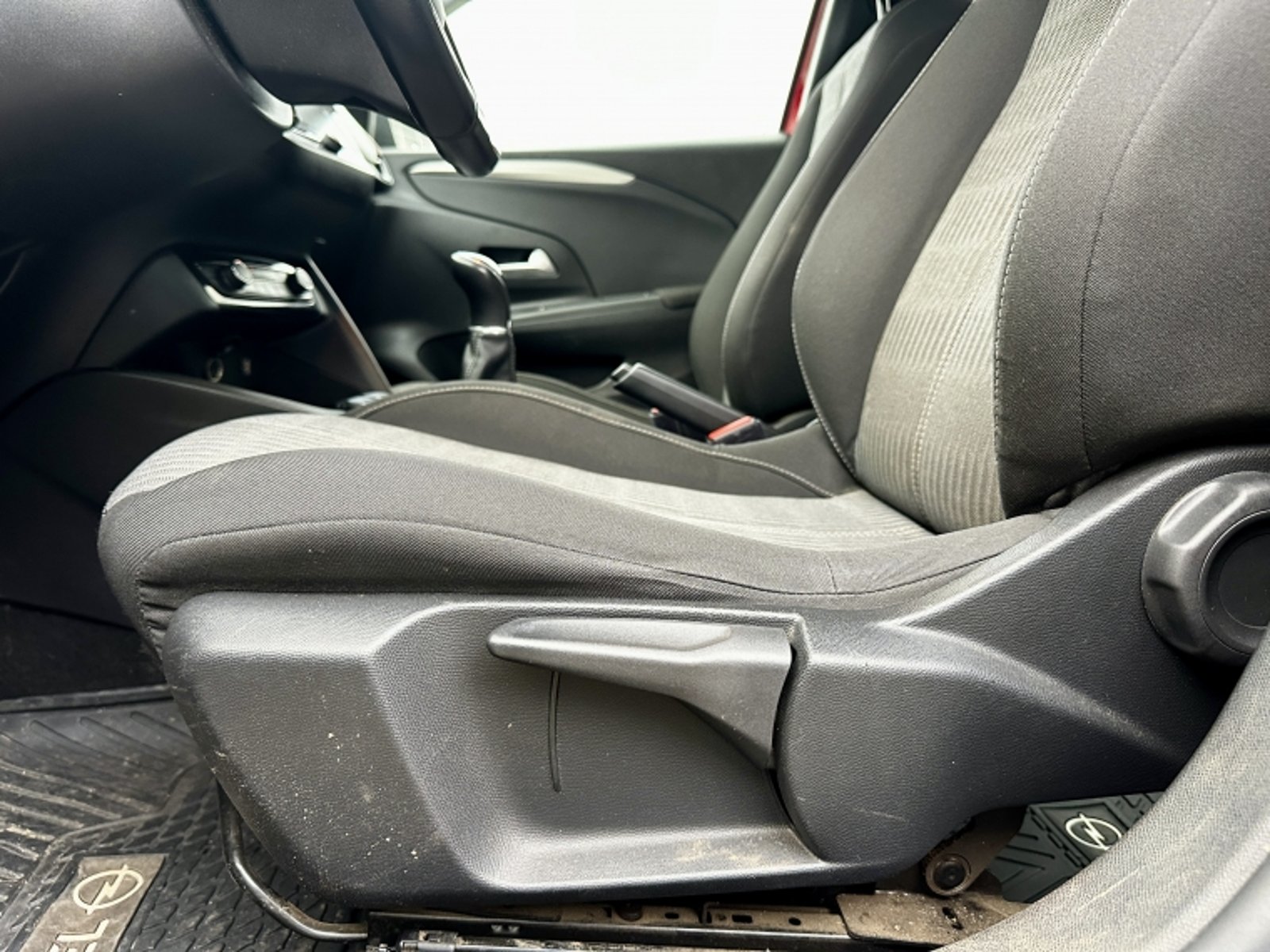 Opel CORSA 1.2 MT 2021 - Imagen 16 de 18