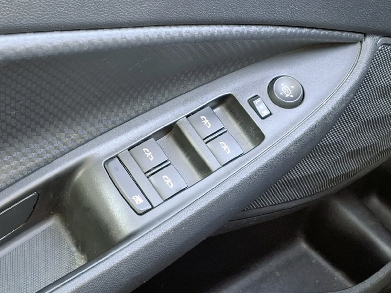 CHEVROLET ONIX LT MT 2024 - Imagen 9 de 20