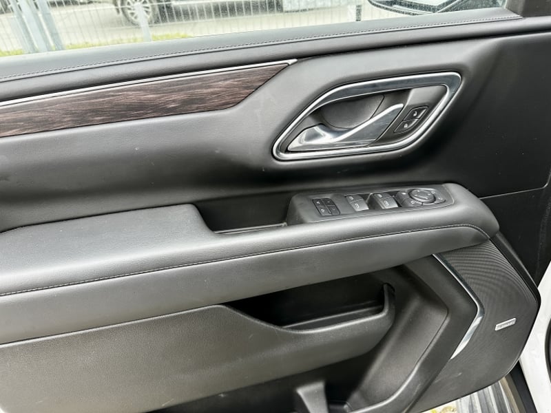 Chevrolet SUBURBAN 5.3 Z71 AT 4X4 2024 - Imagen 15 de 20
