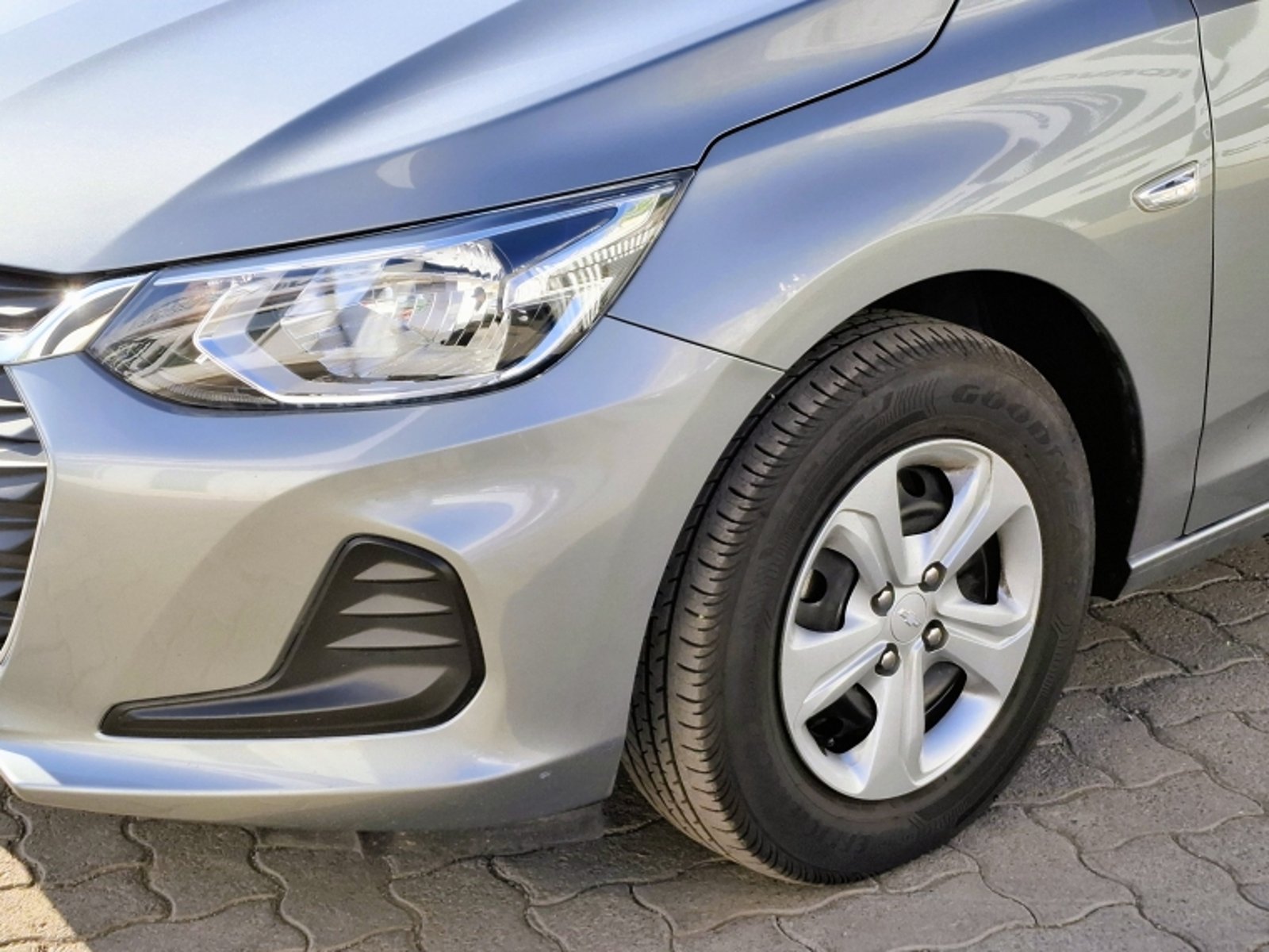 CHEVROLET ONIX LT MT 2024 - Imagen 6 de 20