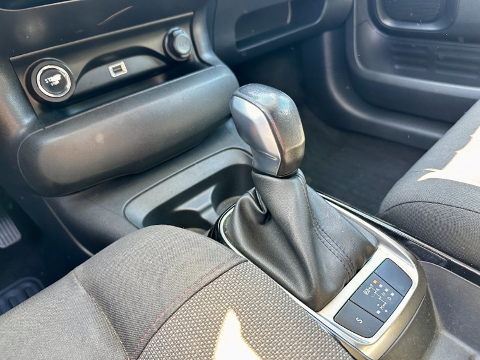 CITROEN C-4 1.2 CACTUS PURETECH 110 S&S EAT6 SHINE MT 2019 - Imagen 14 de 19