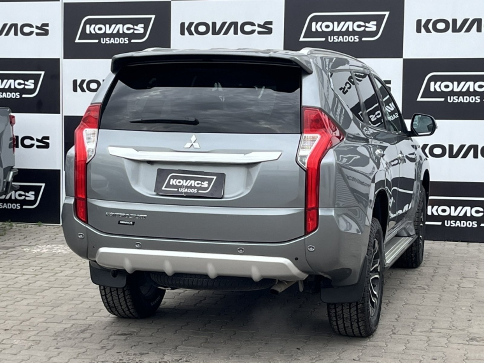 Mitsubishi MONTERO SPORT 3.0 AT  4X2 2020 - Foto 5 de 20