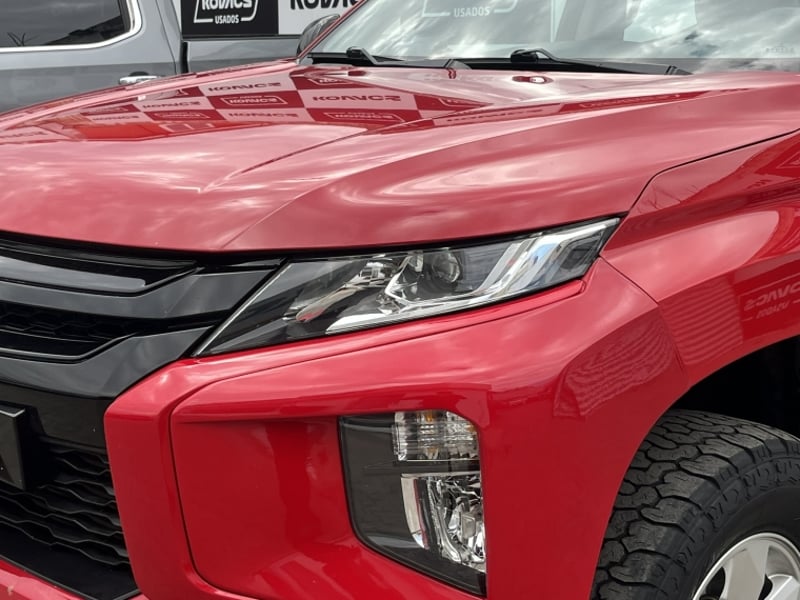 Mitsubishi L200 2.4 TD WORK CR WF MT 4X2 DIESEL 2022 - Imagen 11 de 20