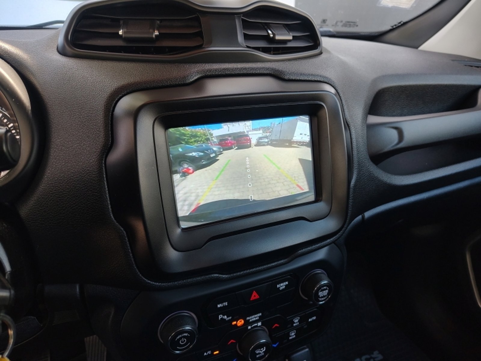 JEEP RENEGADE 1.8 SPORT LX MT 2022 - Imagen 19 de 20