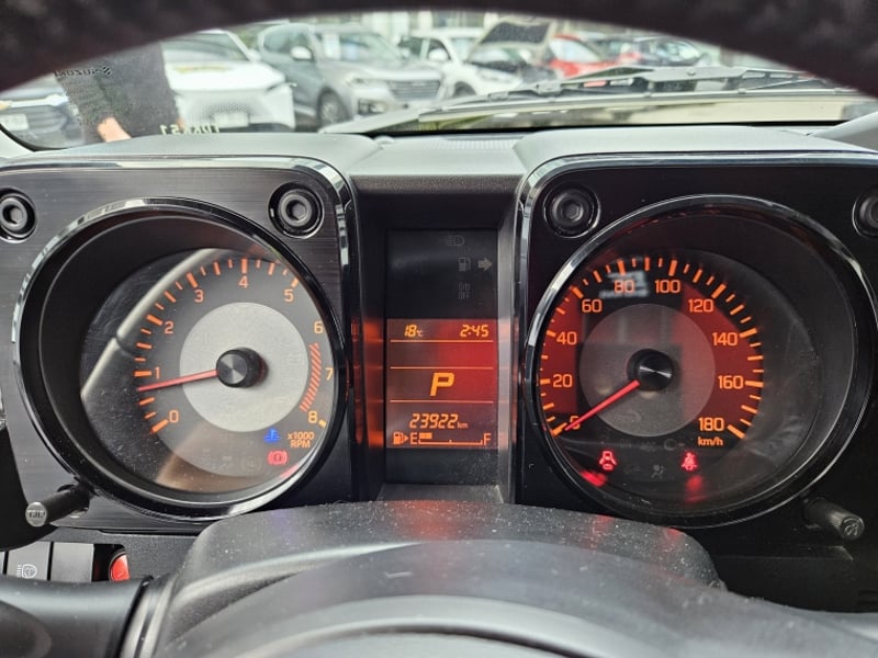 Suzuki JIMNY 1.5 GLX AT  4X4 2024 - Imagen 14 de 17