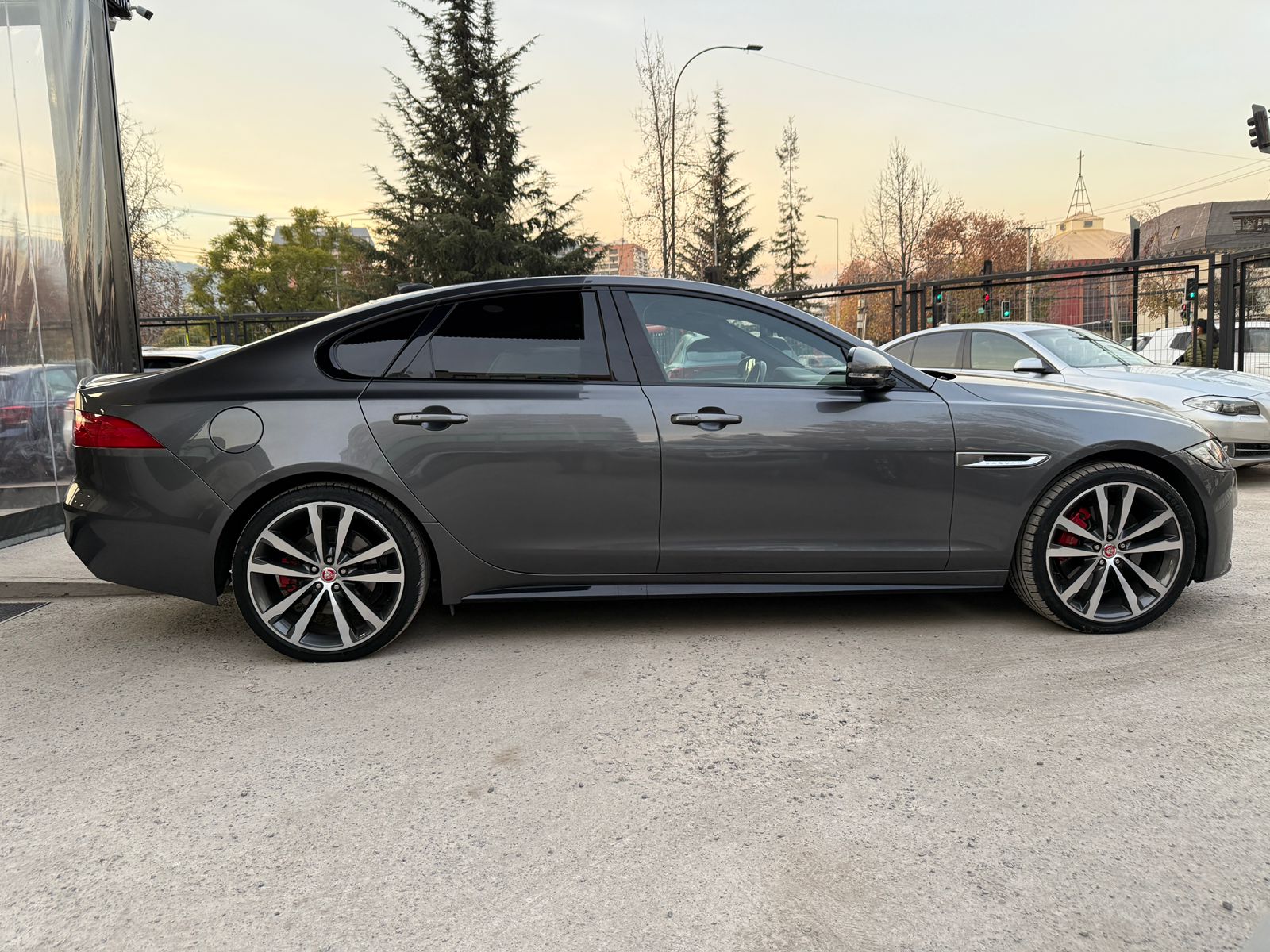 Jaguar XF 2017 - Foto 4 de 20