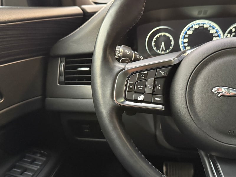 Jaguar XF 2017 - Imagen 14 de 20