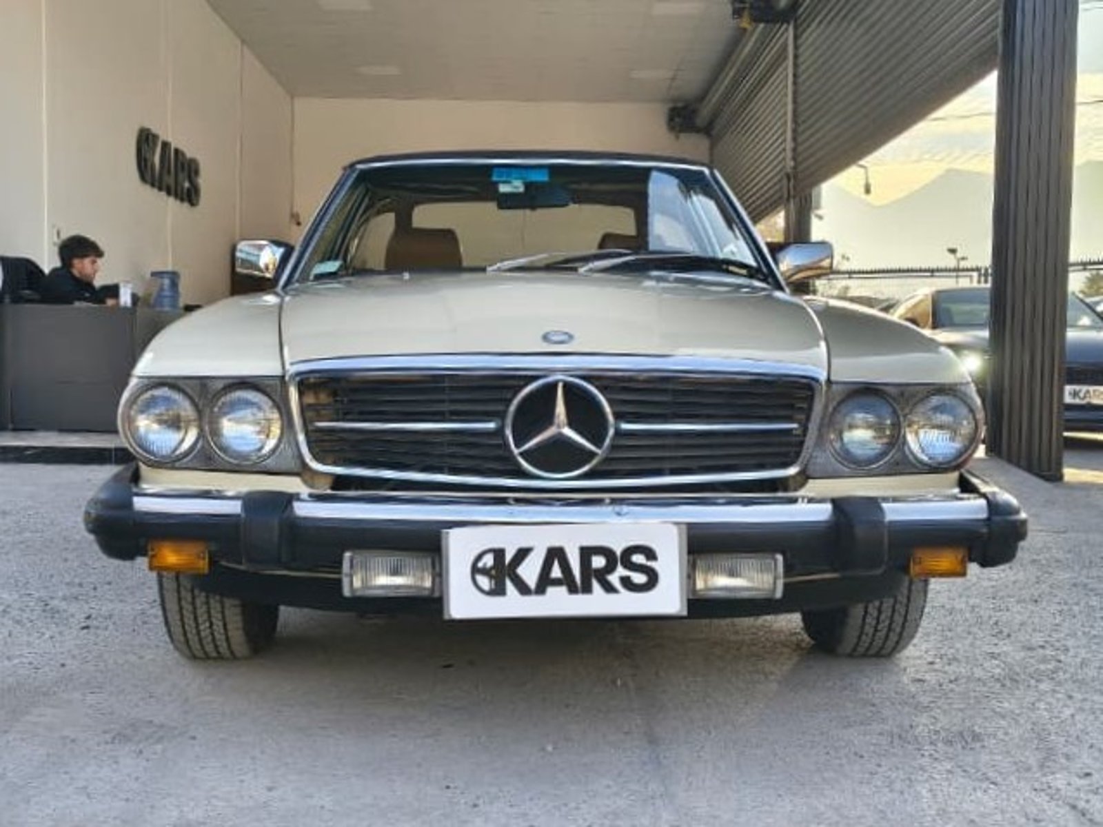 Mercedes-Benz 380 SL 1983 - Foto 2 de 19