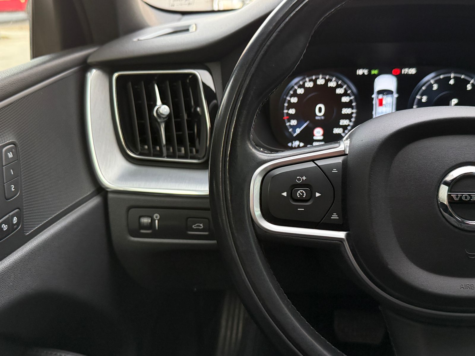 Volvo Xc60 2018 - Imagen 15 de 20
