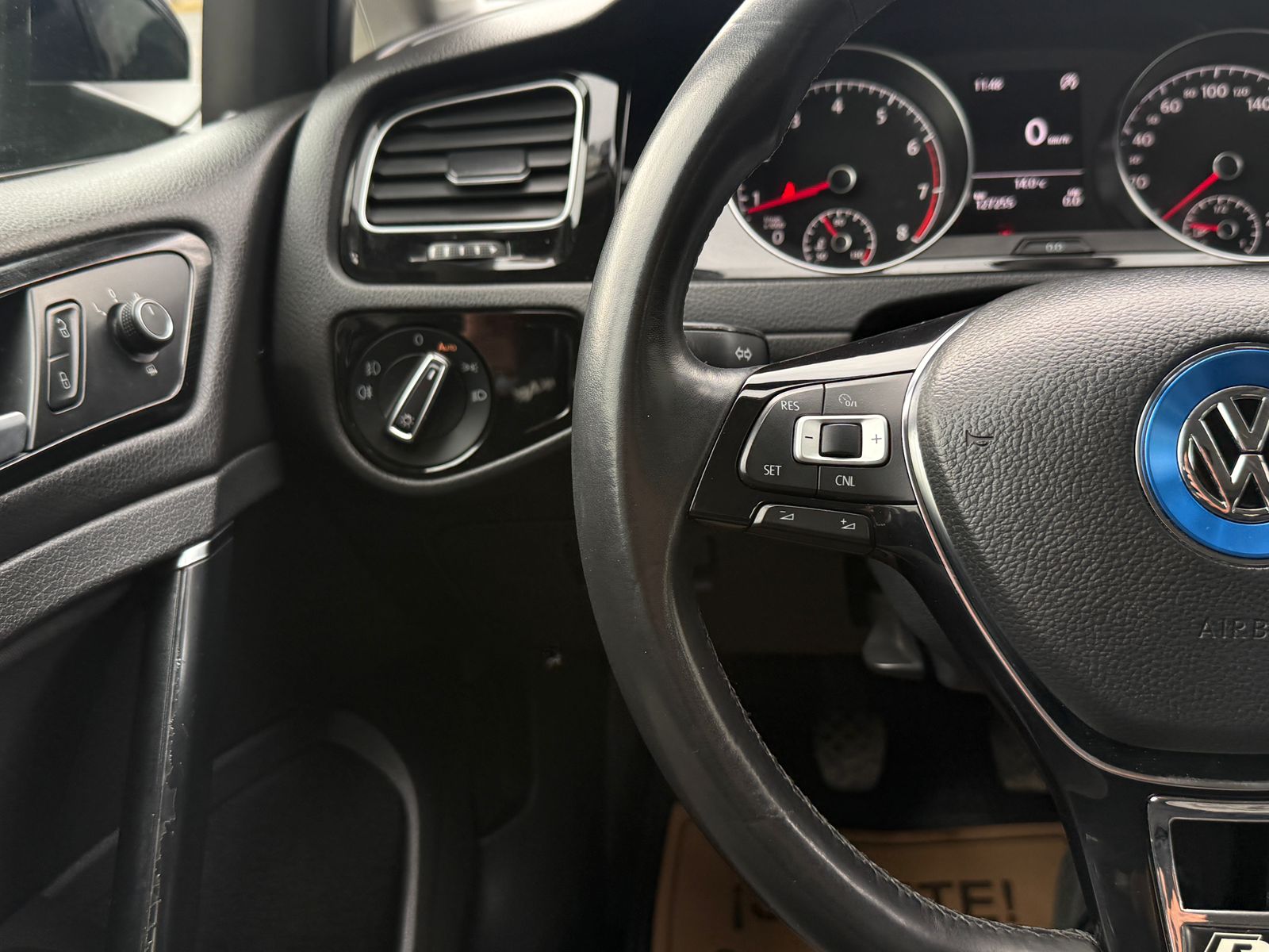 Volkswagen Golf 2018 - Imagen 14 de 20