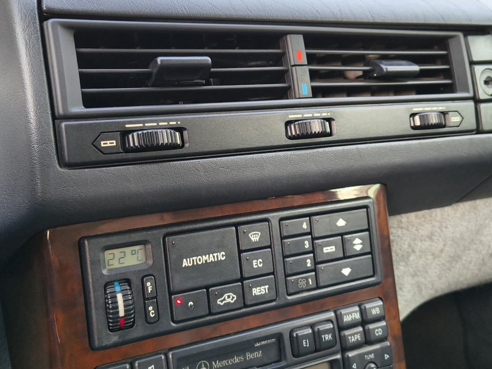 MERCEDES-BENZ SL 500 1996 - Imagen 16 de 20