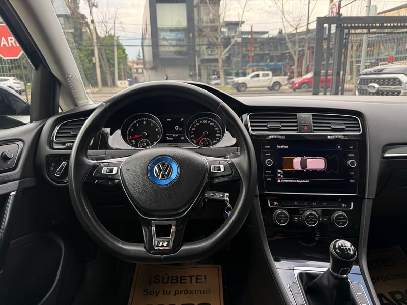 Volkswagen Golf 2018 - Imagen 13 de 20