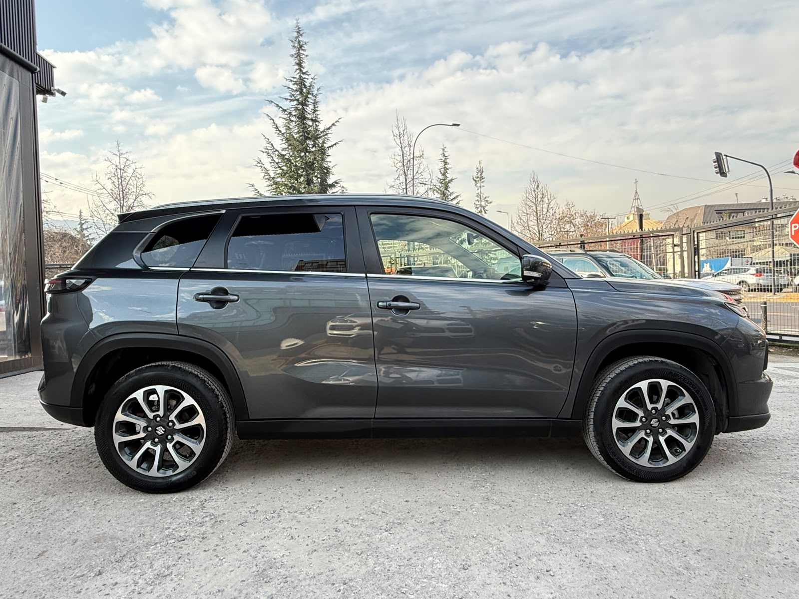 Suzuki Grand Vitara 2025 - Imagen 4 de 20
