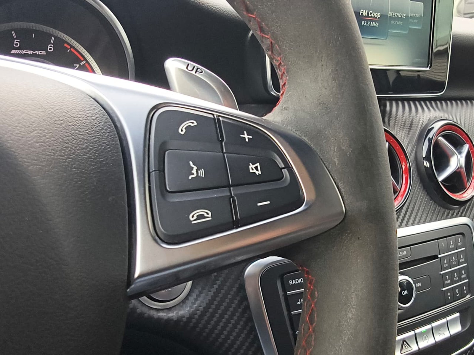 MERCEDES-BENZ A45 2018 - Imagen 15 de 20