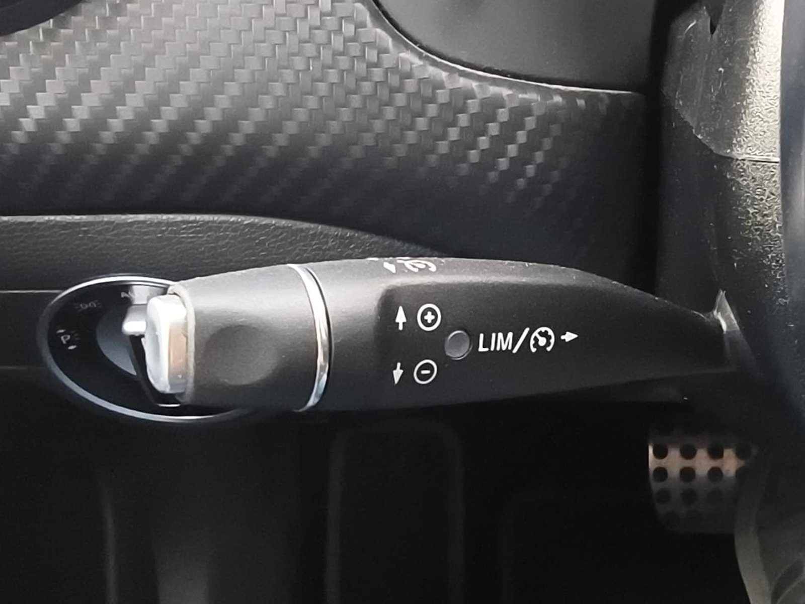MERCEDES-BENZ A45 2018 - Imagen 17 de 20