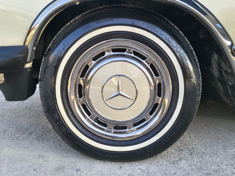 Mercedes-Benz 380 SL 1983 - Imagen 9 de 19