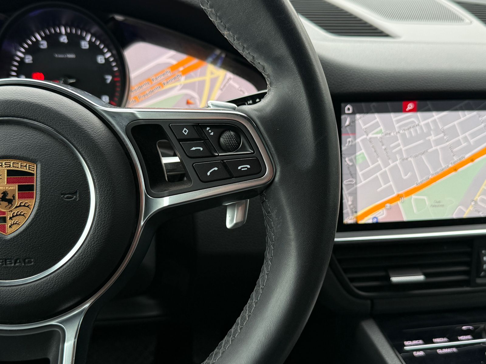 PORSCHE Cayenne 2018 - Imagen 16 de 20