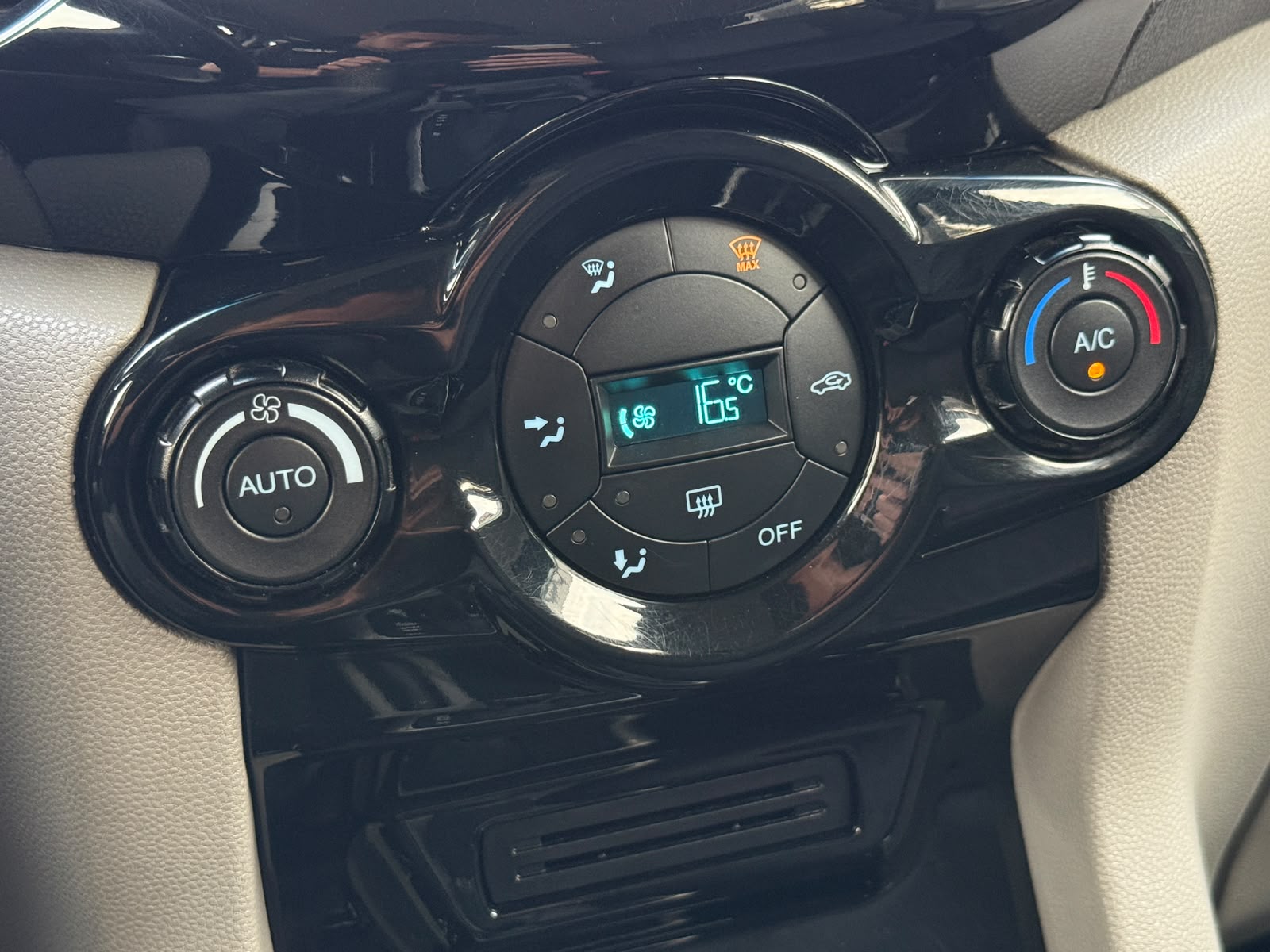 Ford Ecosport 2016 - Imagen 19 de 20
