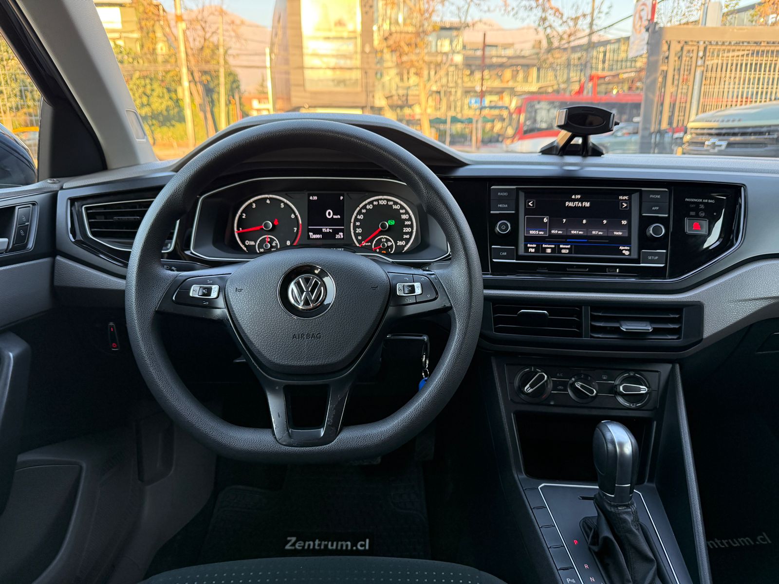 VOLKSWAGEN Polo 2020 - Imagen 13 de 20