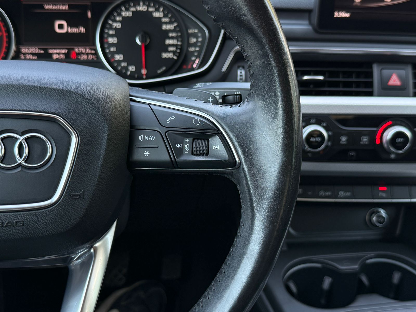 AUDI A4 2018 - Imagen 16 de 20