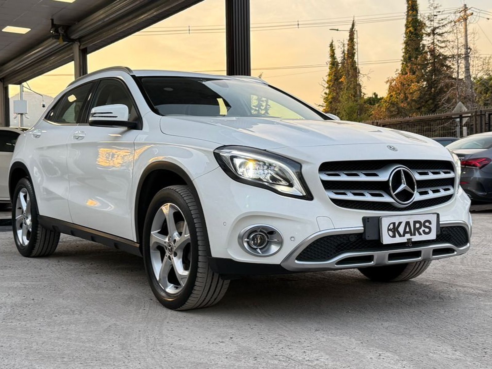 MERCEDES-BENZ GLA200 2019 - Imagen 3 de 20