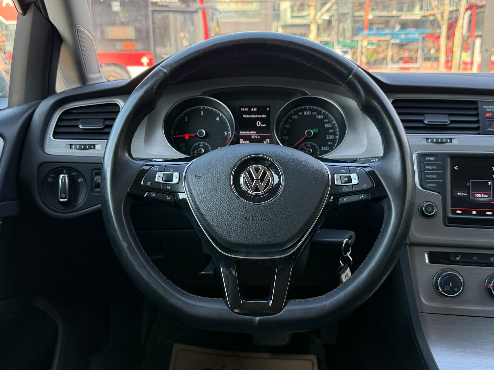 Volkswagen Golf 2017 - Imagen 12 de 20