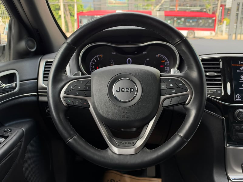 Jeep Grand Cherokee 2022 - Imagen 12 de 20