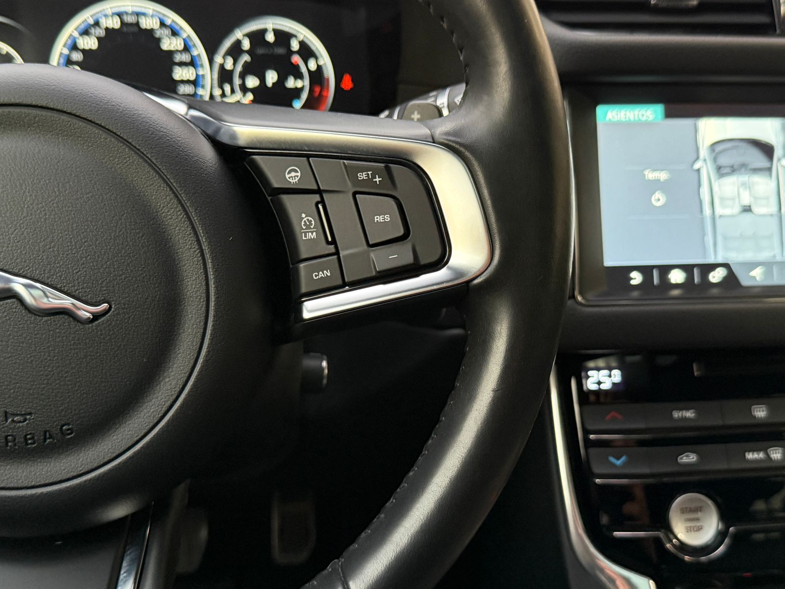 JAGUAR XF 2017 - Imagen 15 de 20