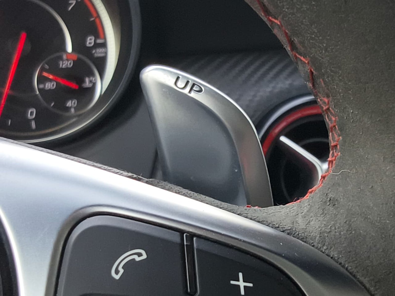 MERCEDES-BENZ A45 2018 - Imagen 16 de 20